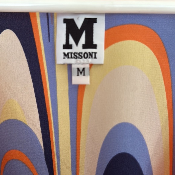 M for Missoni size M top .. material is polyester - Picture 4 of 4